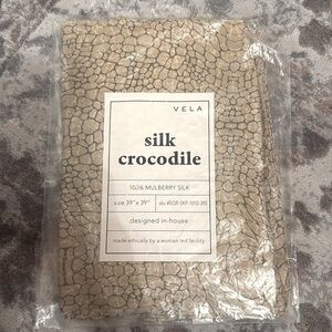 NWT Vela Scarves silk crocodile square scarf 100% mulberry 39x39”